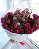 Букет из клубники и цветов